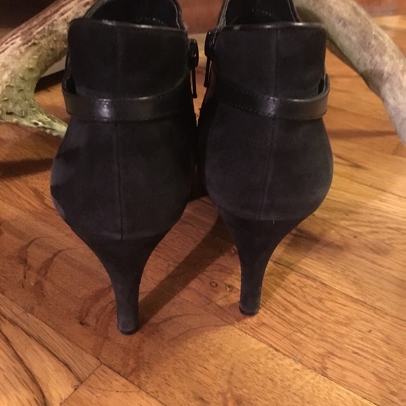 Black Bandolino Booties - Picture 5 of 8